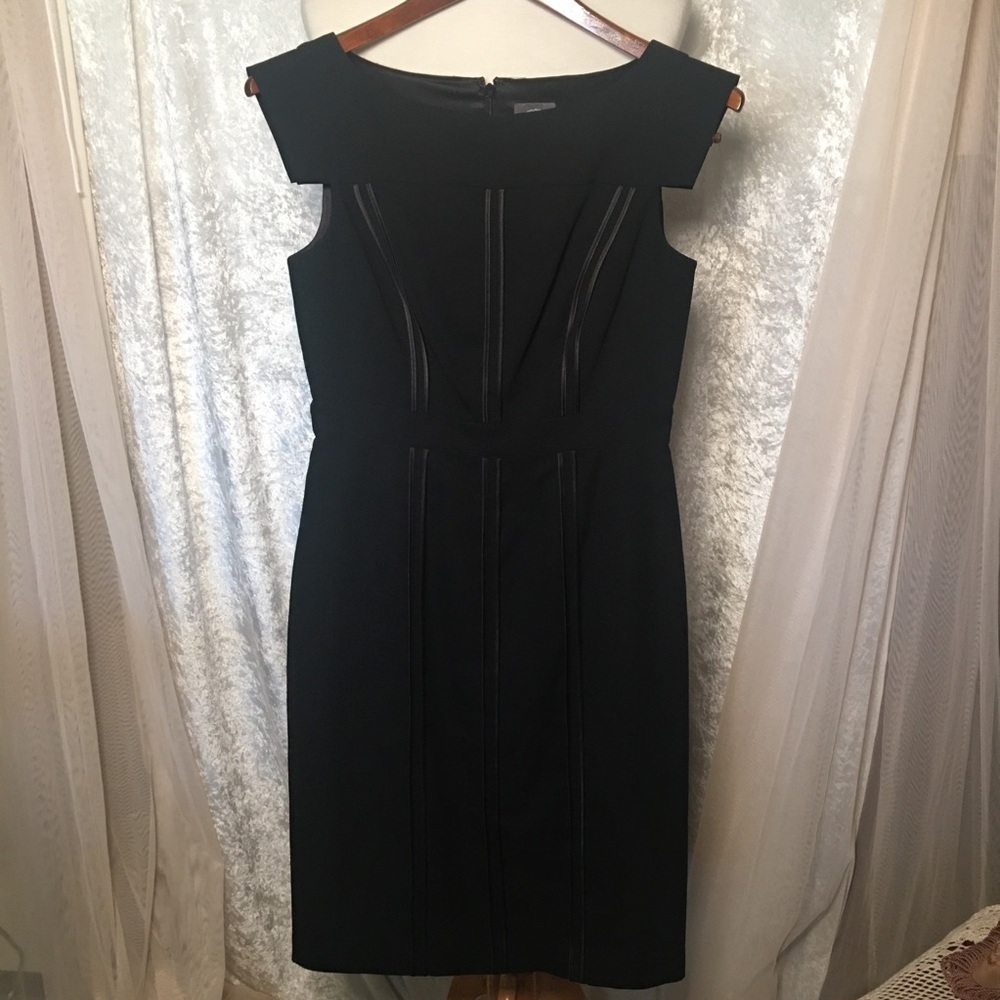 Vince Camuto Cap sleeves Black little dress embellished size 4